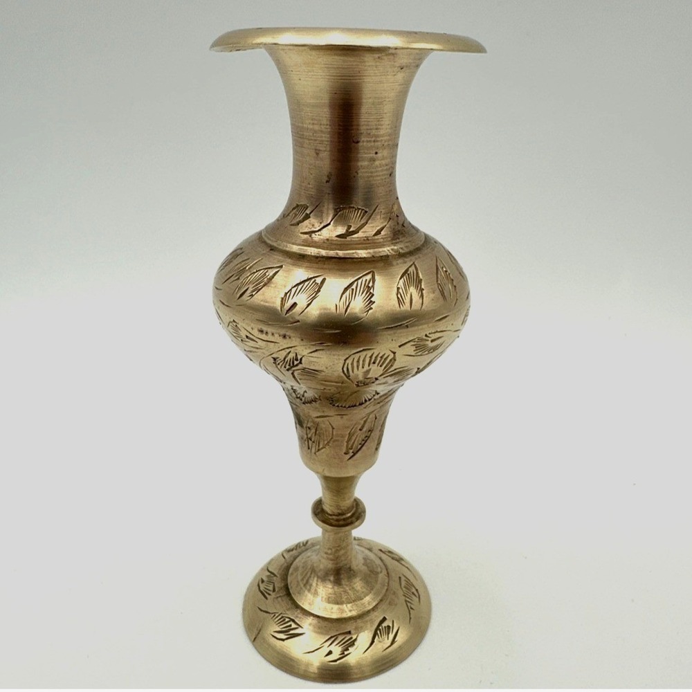 Vintage Brass Bud Vase Pedestal Base Etched Floral Leaf Boho Accent Decor 5" - Picture 3 of 11
